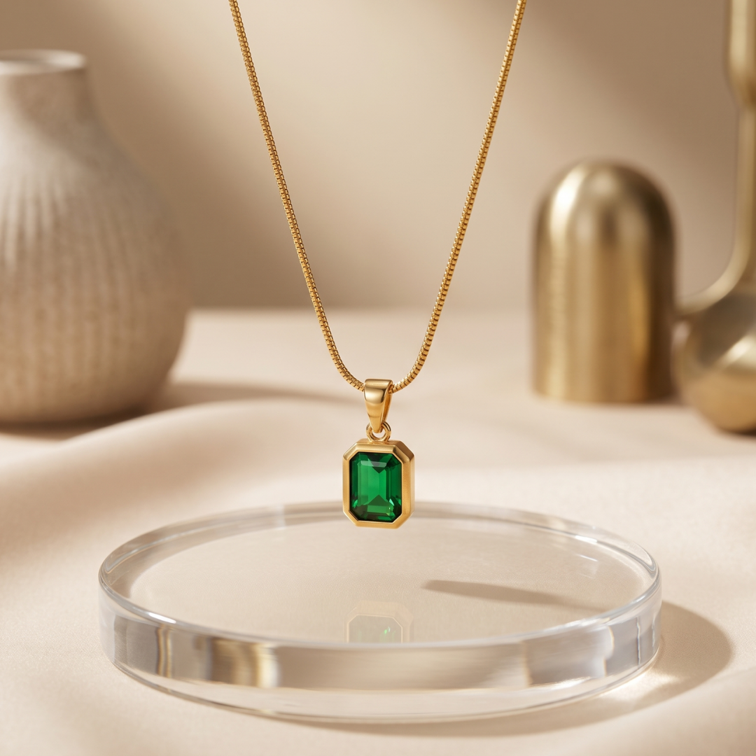 The Royal Green Solitaire Chain