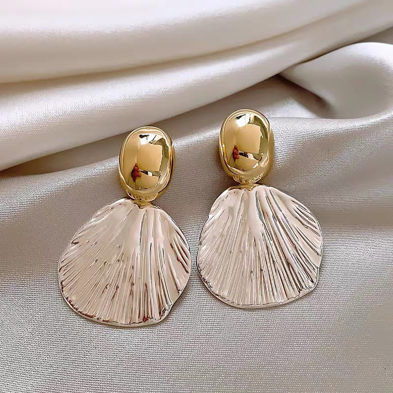 The Korean Wave Mixed Metal Petal Drops