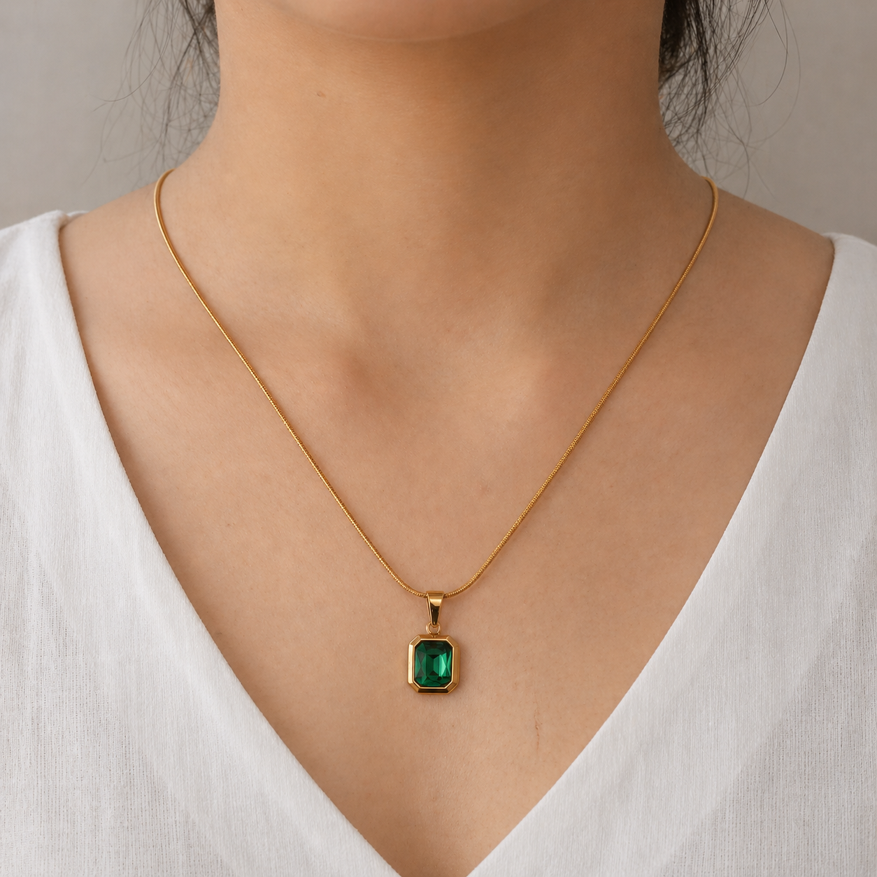 The Royal Green Solitaire Chain