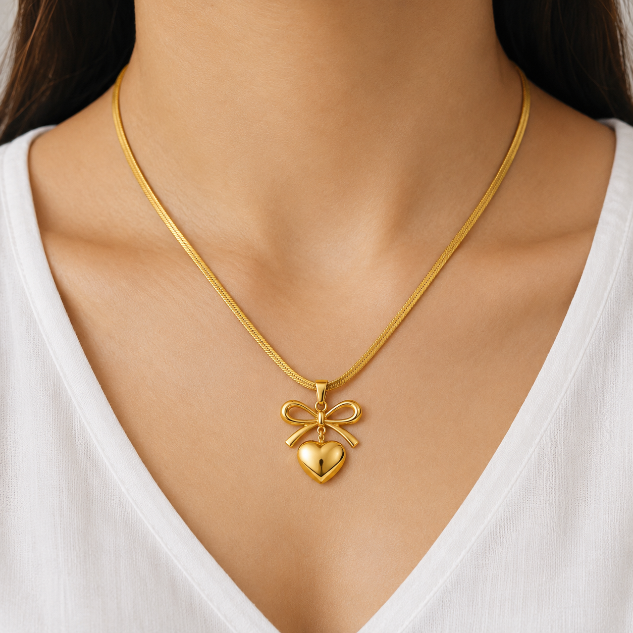 La Belle 18K Gold Herringbone Bow & Heart Pendant