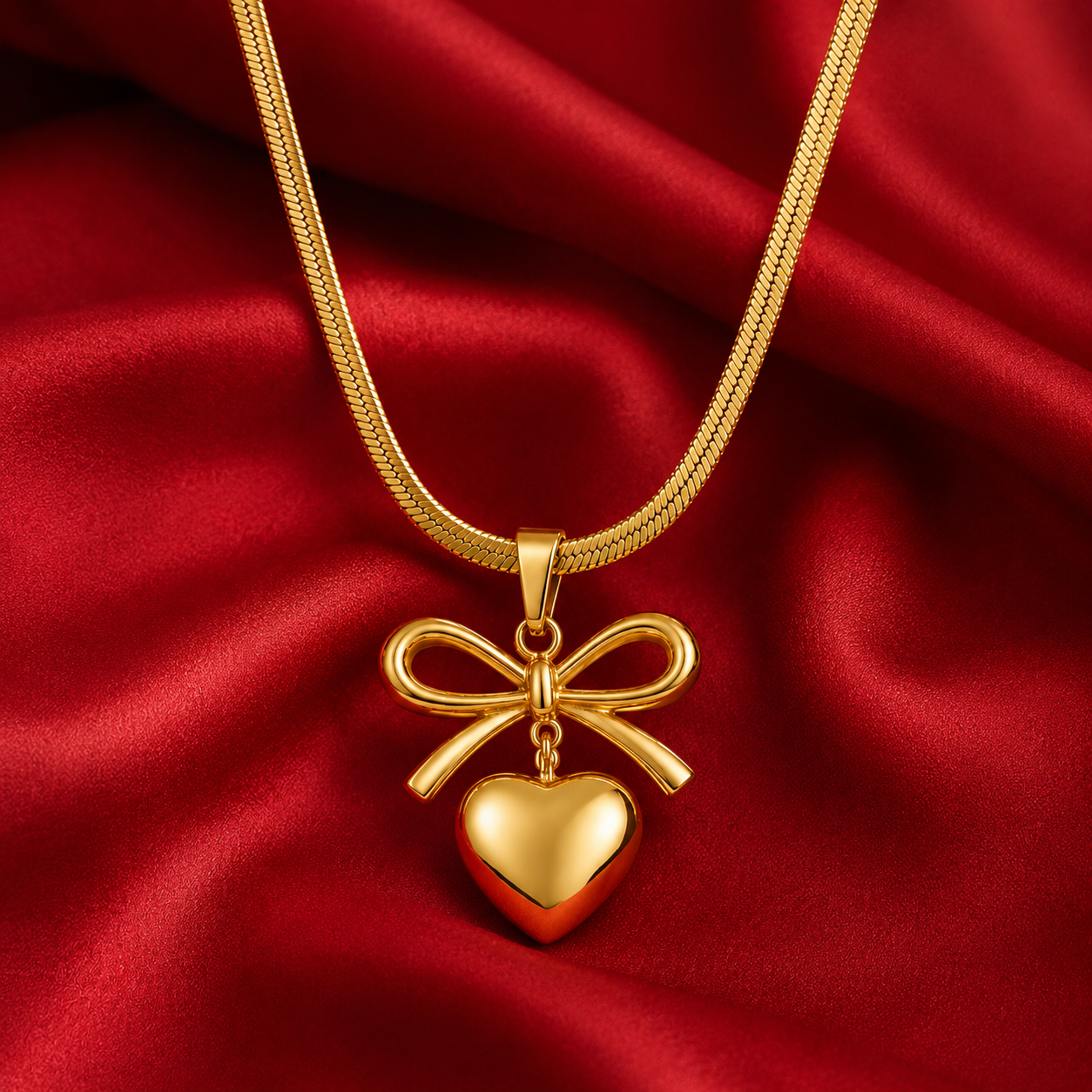 La Belle 18K Gold Herringbone Bow & Heart Pendant