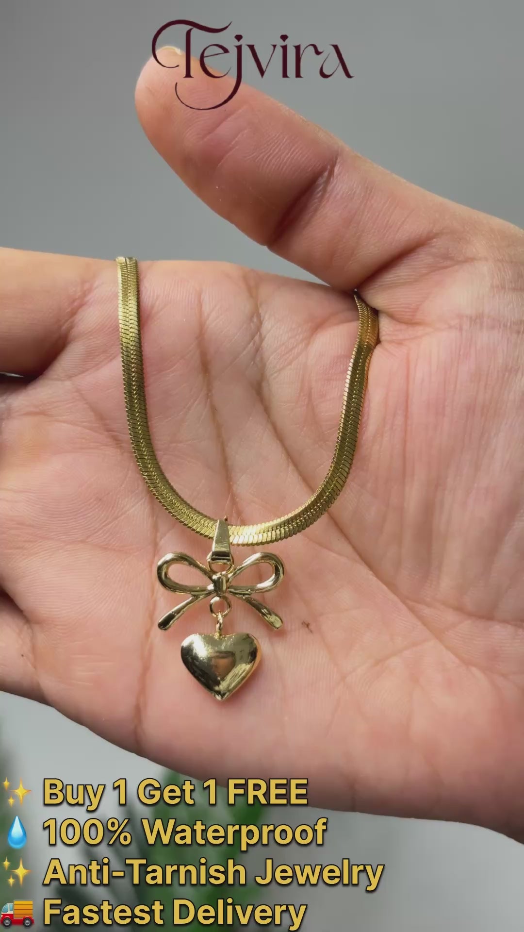 La Belle 18K Gold Herringbone Bow & Heart Pendant